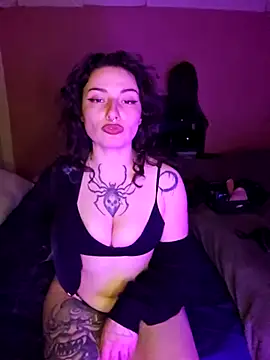 Snapshot of Moxxxie chatting on 7, 5, 2026 Moxxxie online show from 7, 5, 2026
