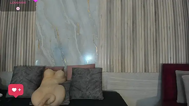 BriannaChelsea online show from 20, 4, 2026