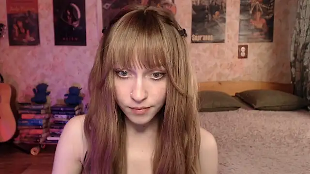 Snapshot of Friendly_Ellie chatting on 15, 5, 2026 Friendly Ellie online show from 15, 5, 2026