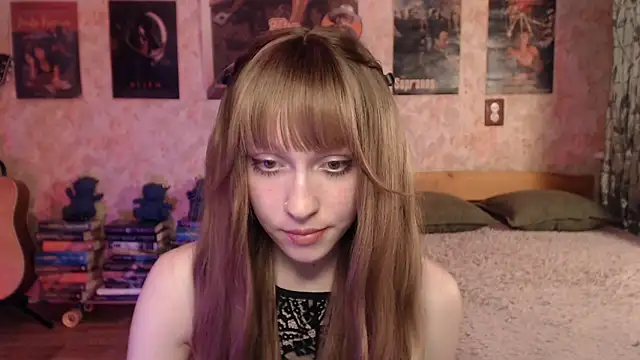 Snapshot of Friendly_Ellie chatting on 23, 4, 2026 Friendly Ellie online show from 23, 4, 2026