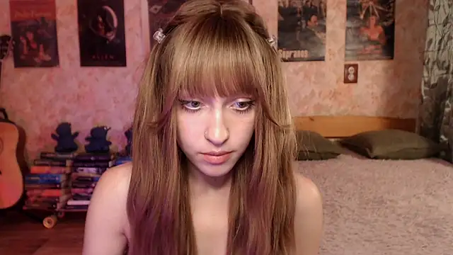 Snapshot of Friendly_Ellie chatting on 15, 7, 2026 Friendly Ellie online show from 15, 7, 2026