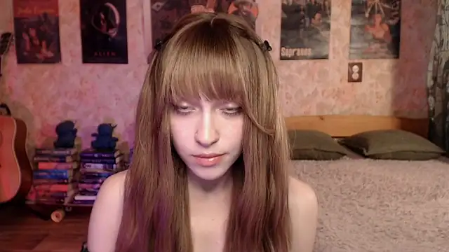 Snapshot of Friendly_Ellie chatting on 4, 6, 2026 Friendly Ellie online show from 4, 6, 2026