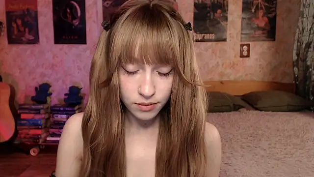 Snapshot of Friendly_Ellie chatting on 17, 5, 2026 Friendly Ellie online show from 17, 5, 2026