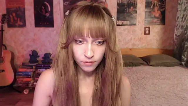 Snapshot of Friendly_Ellie chatting on 7, 7, 2026 Friendly Ellie online show from 7, 7, 2026