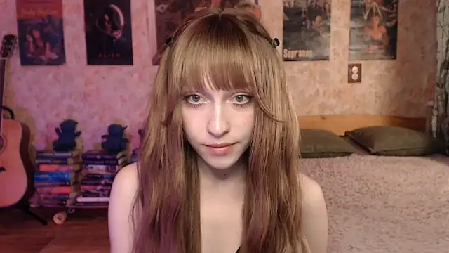 Snapshot of Friendly_Ellie chatting on 9, 5, 2026 Friendly Ellie online show from 9, 5, 2026