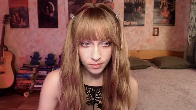 Snapshot of Friendly_Ellie chatting on 17, 7, 2026 Friendly Ellie online show from 17, 7, 2026