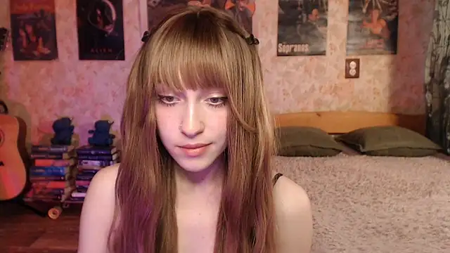 Snapshot of Friendly_Ellie chatting on 6, 6, 2026 Friendly Ellie online show from 6, 6, 2026