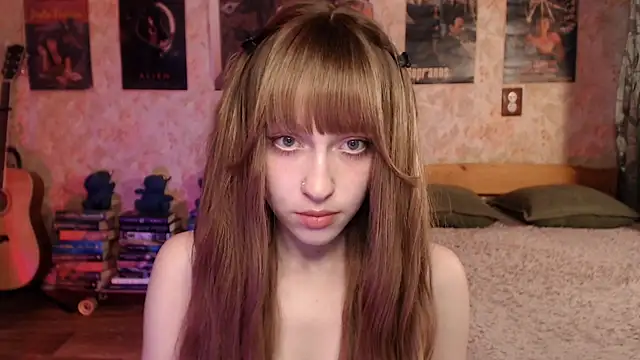 Snapshot of Friendly_Ellie chatting on 4, 6, 2026 Friendly Ellie online show from 4, 6, 2026