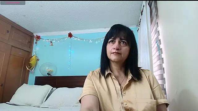 ISABEEL SOFIA01 online show from 15, 7, 2026
