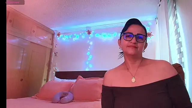 ISABEEL SOFIA01 online show from 17, 5, 2026