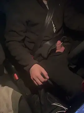 agitnizci13 online show from 4, 12, 2025