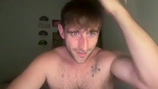 Snapshot of lukegunn chatting on 9, 4, 2026 lukegunn online show from 9, 4, 2026