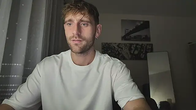 Snapshot of lukegunn chatting on 4, 2, 2026 lukegunn online show from 4, 2, 2026