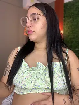 Amandanauty online show from 2, 1, 2025