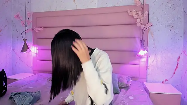 IvySanders1 online show from 5, 11, 2025