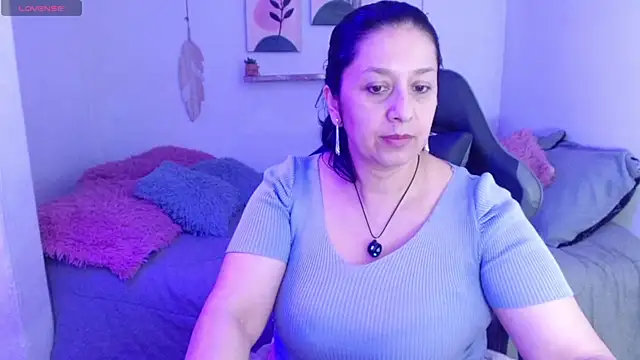camilalatti online show from 10, 5, 2026
