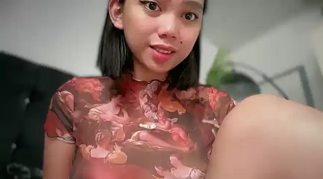 GenesisCastillano online show from 5, 3, 2025