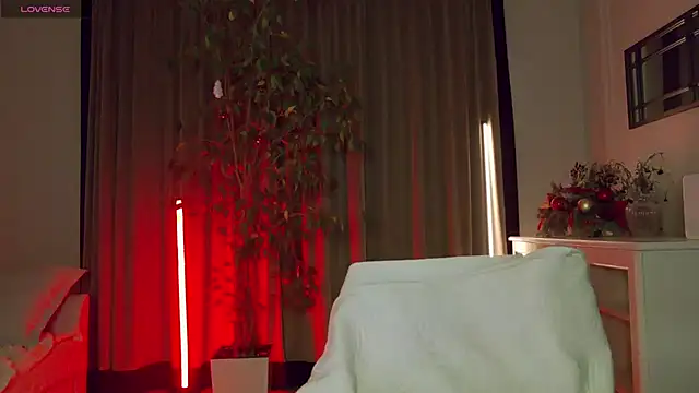 Snapshot of Your_Nicolett chatting on 11, 3, 2025 Your Nicolett online show from 11, 3, 2025