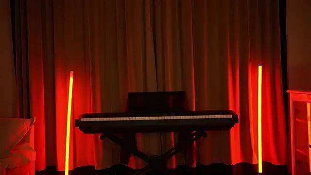 Snapshot of Your_Nicolett chatting on 16, 11, 2025 Your Nicolett online show from 16, 11, 2025