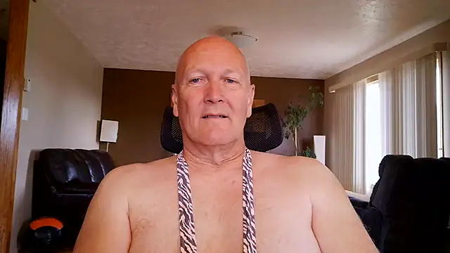 Snapshot of BasicAnt chatting on 3, 6, 2026 BasicAnt online show from 3, 6, 2026
