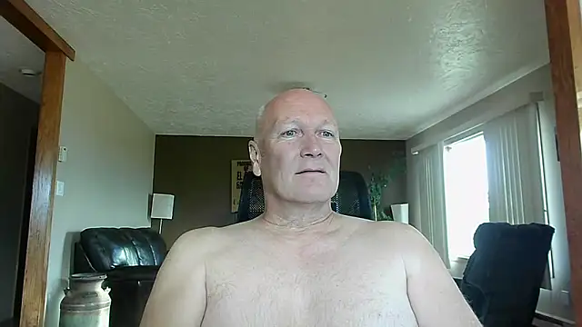 Snapshot of BasicAnt chatting on 26, 10, 2025 BasicAnt online show from 26, 10, 2025