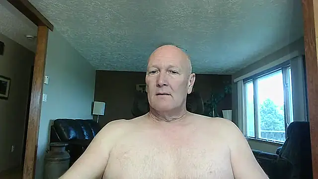 Snapshot of BasicAnt chatting on 12, 10, 2025 BasicAnt online show from 12, 10, 2025