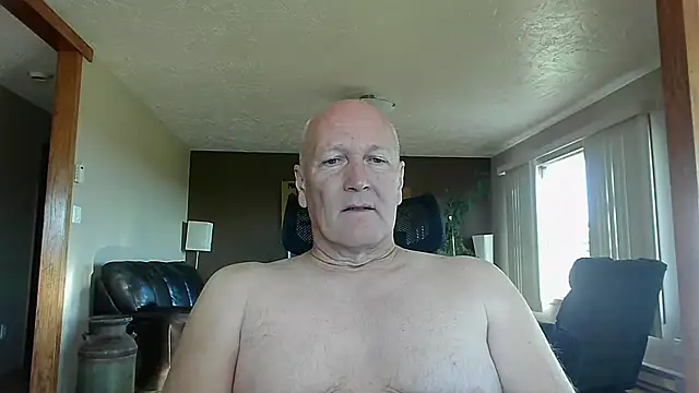 Snapshot of BasicAnt chatting on 25, 10, 2025 BasicAnt online show from 25, 10, 2025
