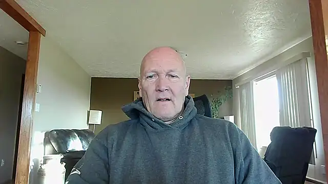 Snapshot of BasicAnt chatting on 29, 10, 2025 BasicAnt online show from 29, 10, 2025