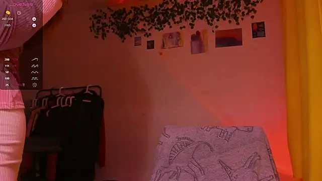 mollytuck online show from 2, 12, 2025