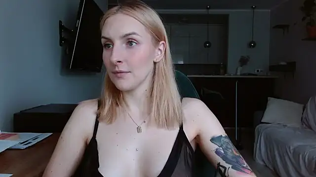 illusorycat online show from 17, 11, 2025