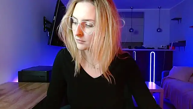 illusorycat online show from 10, 2, 2026