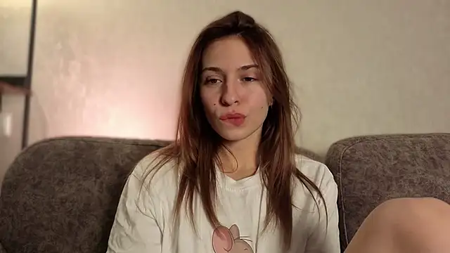 LovelyKatea online show from 20, 11, 2025