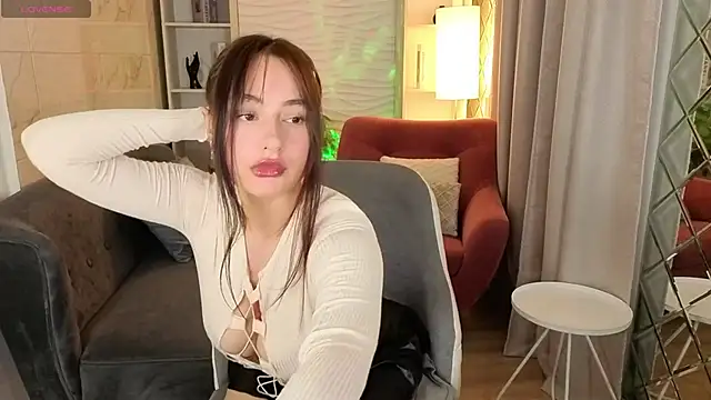 MilanaSugar online show from 2, 4, 2026