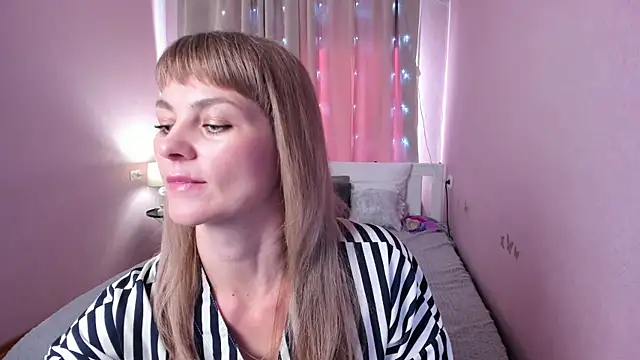 Snapshot of annasimonsj chatting on 15, 5, 2026 annasimonsj online show from 15, 5, 2026