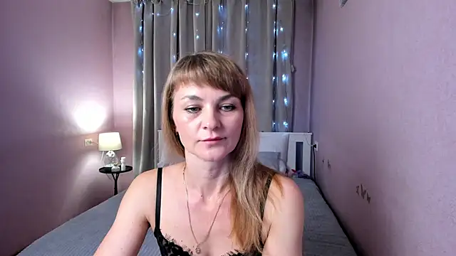 Snapshot of annasimonsj chatting on 10, 5, 2026 annasimonsj online show from 10, 5, 2026