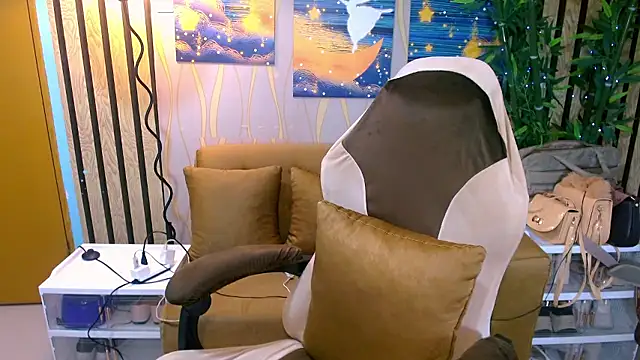 UrSweetKatCakes online show from 8, 1, 2026