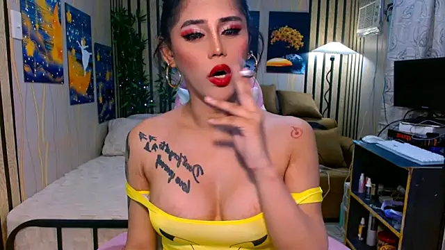 UrSweetKatCakes online show from 21, 10, 2025