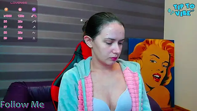 iris nikhols online show from 11, 11, 2025