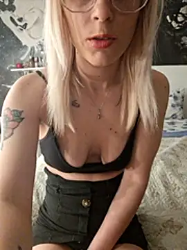 MarikaWild93 online show from 22, 4, 2026