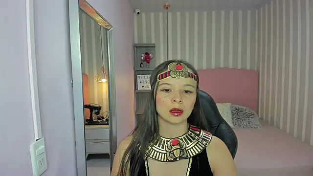 LORELAIGIVEN online show from 31, 10, 2025