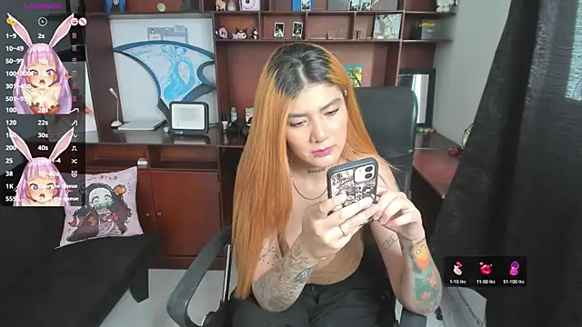 Snapshot of evelyx69x chatting on 19, 9, 2025 evelyx69x online show from 19, 9, 2025