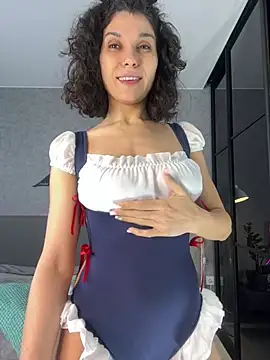  CurlySue  online show from 8, 2, 2025