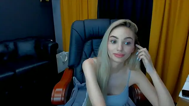 Snapshot of HaleySweet18 chatting on 8, 7, 2026 HaleySweet18 online show from 8, 7, 2026