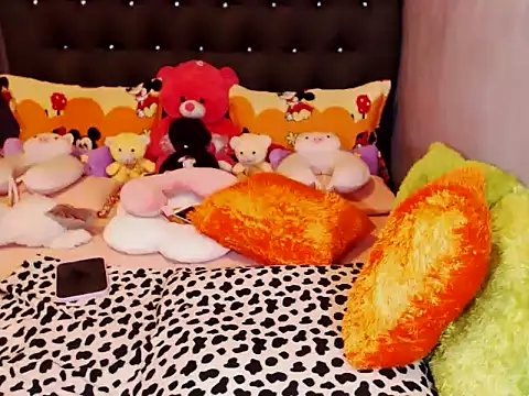 UnMarriedwifeTSX online show from 7, 2, 2026