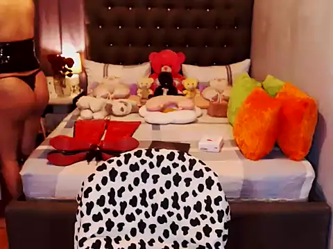 UnMarriedwifeTSX online show from 11, 1, 2026