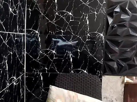 Snapshot of MissKeanna chatting on 5, 2, 2025 MissKeanna online show from 5, 2, 2025