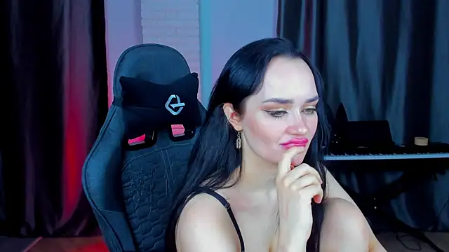 QueenAliss online show from 21, 1, 2025