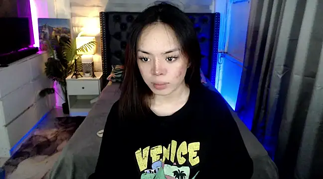 Snapshot of SweetCheska19 chatting on 9, 2, 2025 SweetCheska19 online show from 9, 2, 2025