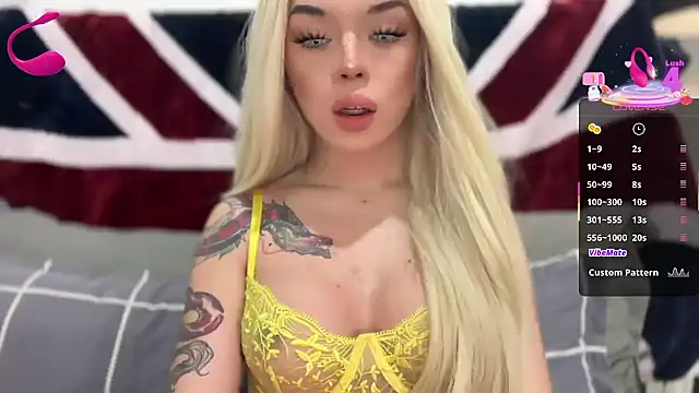 Snapshot of SweetCheska19 chatting on 3, 10, 2025 SweetCheska19 online show from 3, 10, 2025
