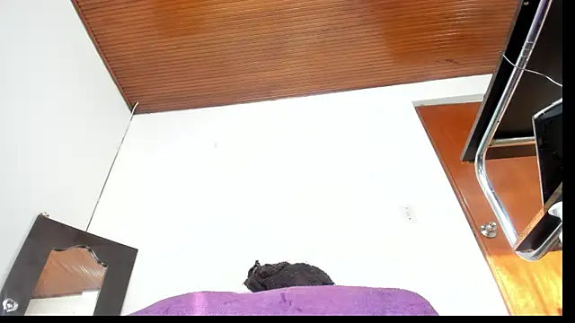 emely exotic online show from 18, 1, 2025